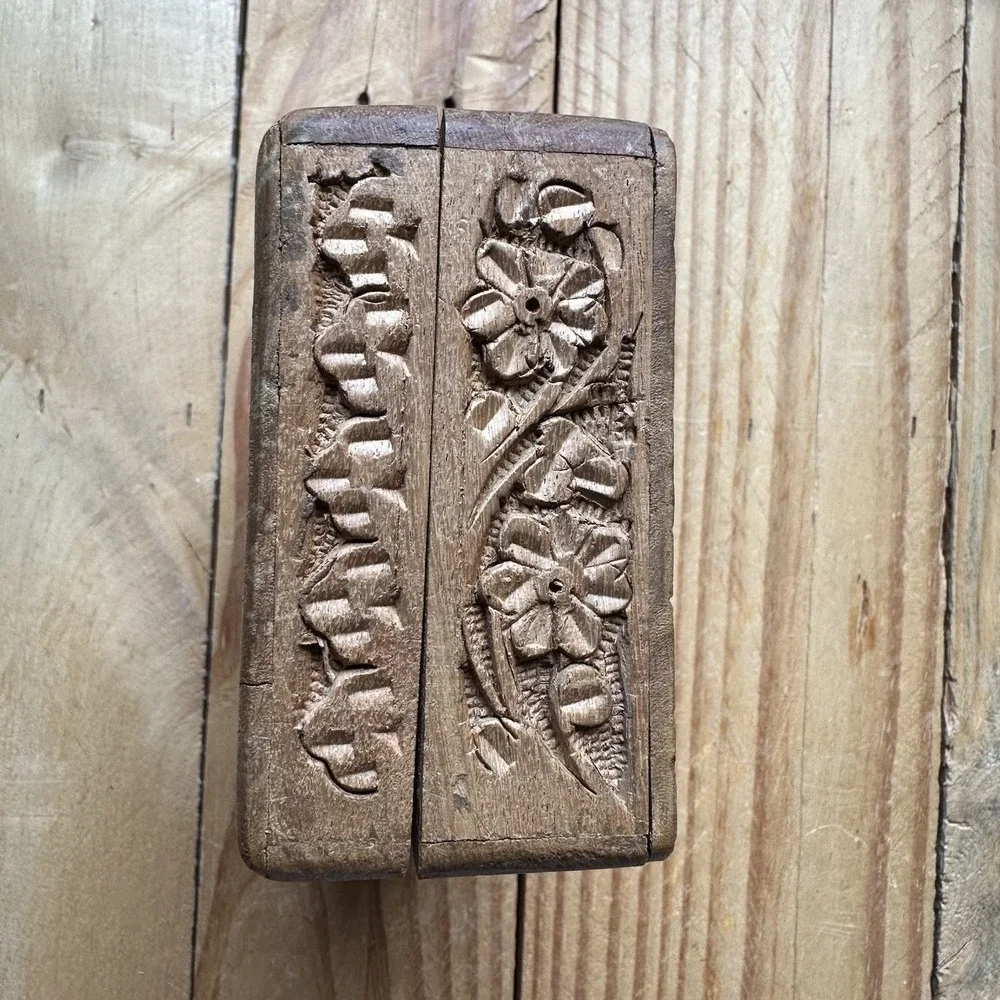 Vintage Carved Wooden Jewelry Box Floral Inlay Trinket Box Made‎ In India 6 Inch